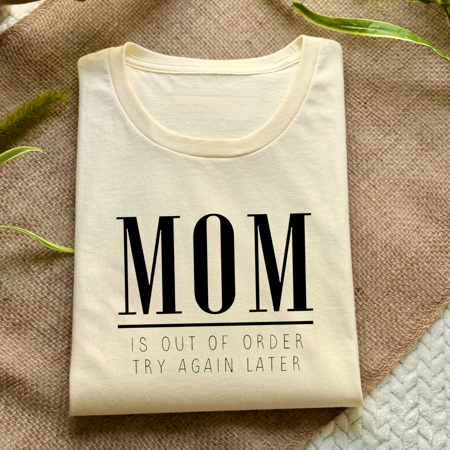 MOM OOO - Lovin The Crew Tee