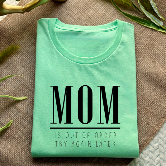 MOM OOO - Lovin The Crew Tee