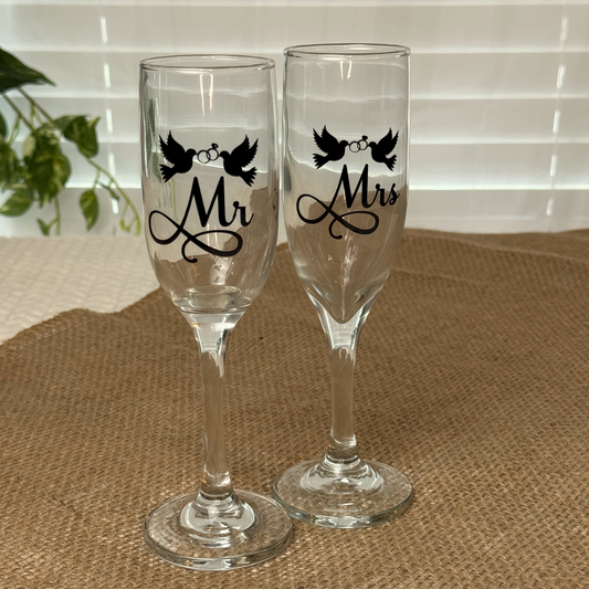 MR. & MRS. Champagne Glass Set (Pair)
